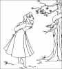 dla dziewczyn kolorowanka do wydruku z bajki Disney Śpiąca królewna Aurora spoglądająca na drzewko z leśnymi zwierzątkami, dla dziewczynek